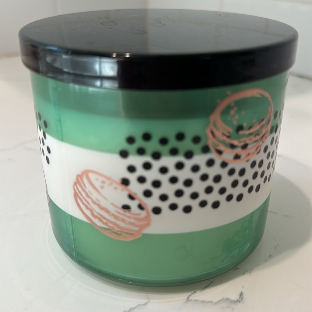 BATH & BODY WORKS 3 WICK CANDLE W/LID  in the NEW-EMILY IN PARIS "MACARON CLOUD" - Picture 4 of 8